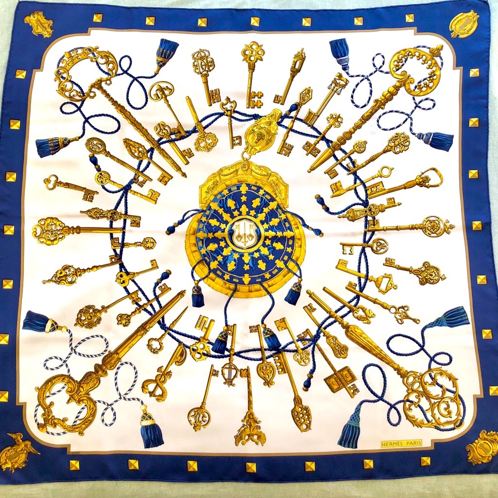 Hermès blue Les Clefs printed silk Scarf 90 cm Vintage